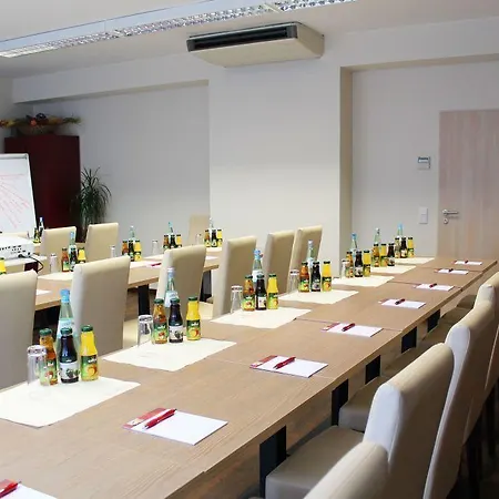 Rödelheimer Hof - Am Wasserturm 3*