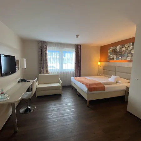 Rödelheimer Hof - Am Wasserturm 3*