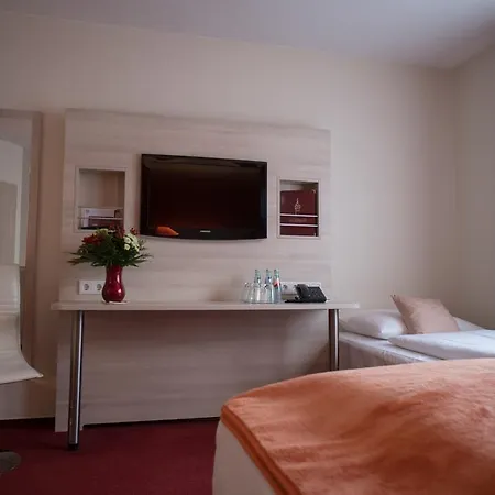 Rödelheimer Hof - Am Wasserturm 3*