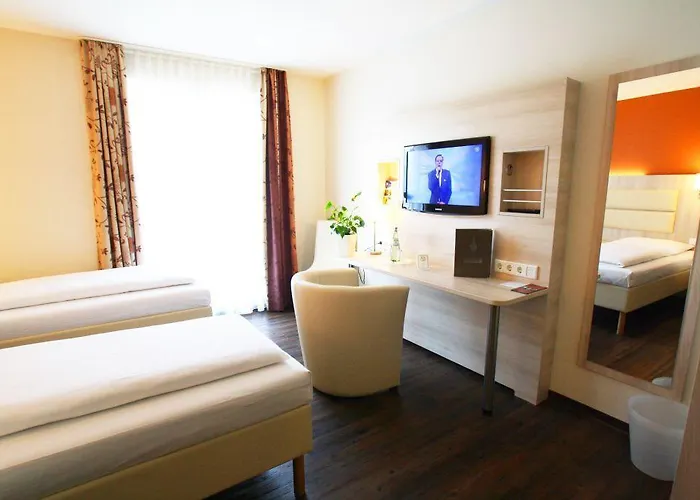 罗德赫梅尔水塔酒店 3*