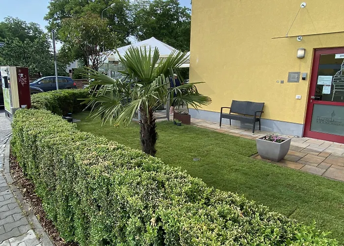 Отель Roedelheimer Hof - Am Wasserturm 3*