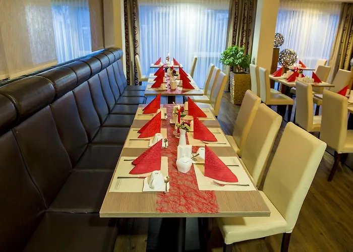 Отель Roedelheimer Hof - Am Wasserturm 3*