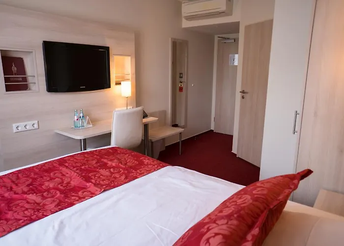 Отель Roedelheimer Hof - Am Wasserturm